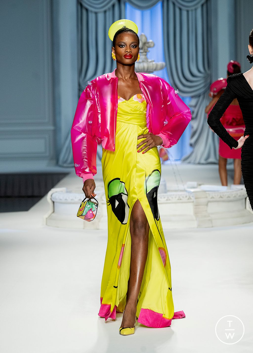 Fashion Week Milan Spring/Summer 2023 look 49 from the Moschino collection womenswear