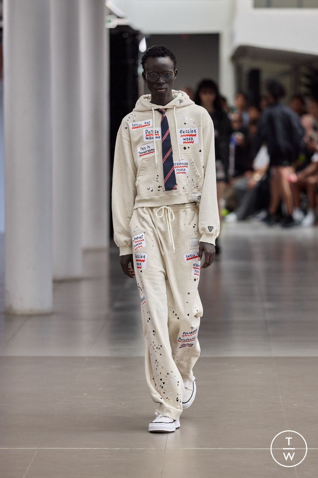 Fashion Week Paris Spring/Summer 2026 look 49 from the Maison Mihara Yasuhiro collection menswear