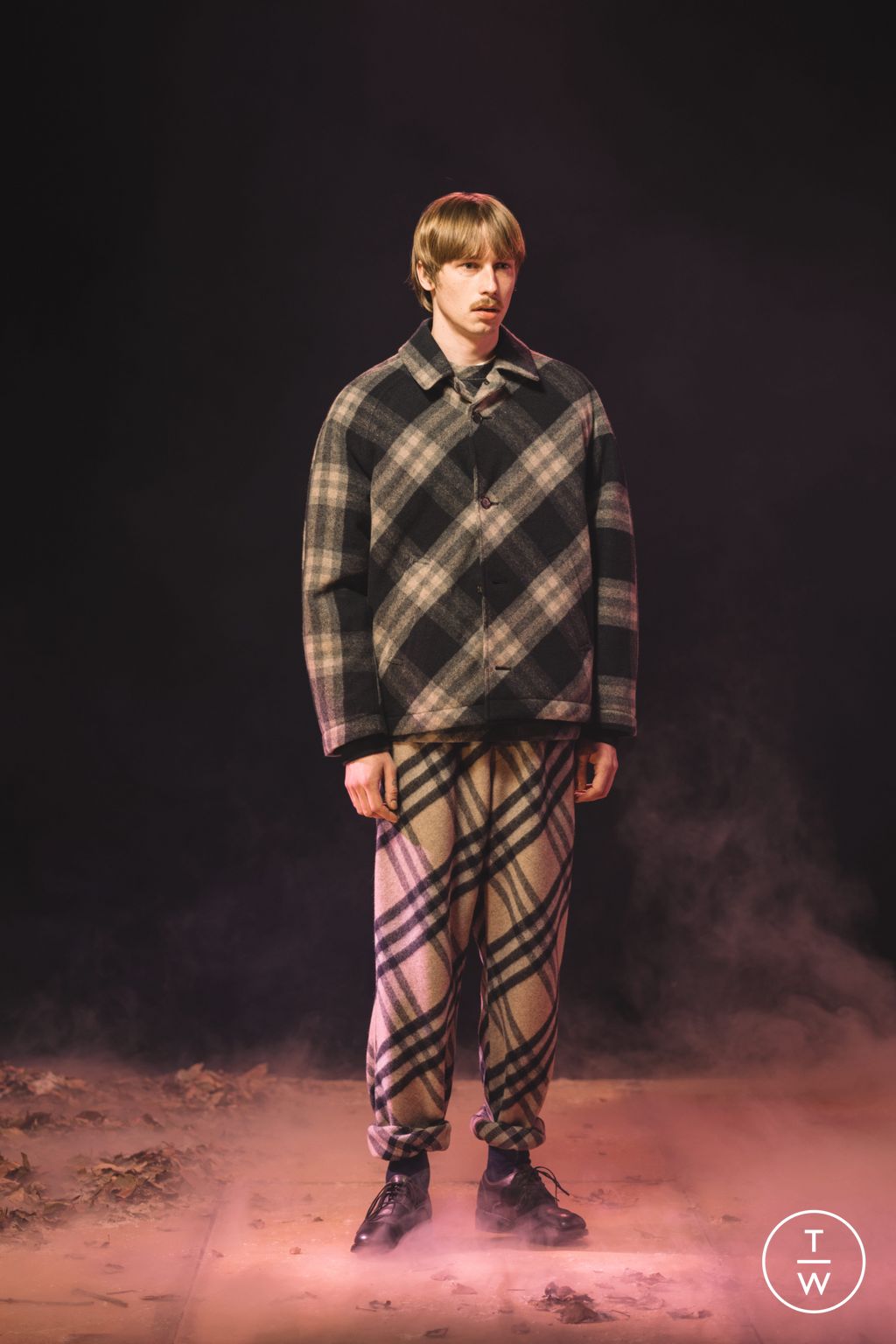 Fashion Week Paris Fall/Winter 2024 look 49 from the Undercover collection menswear