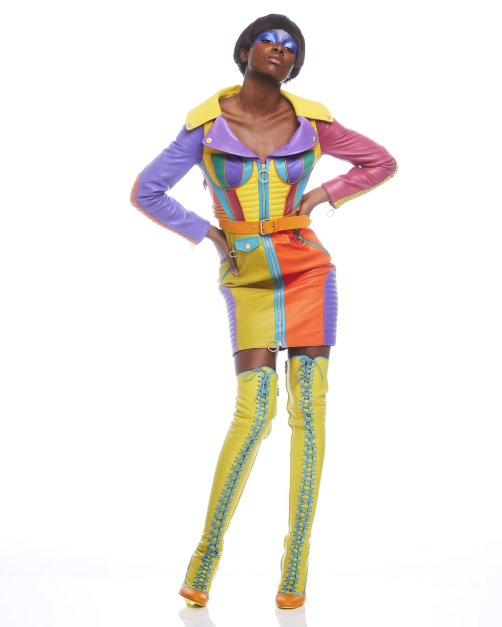 Fashion Week New York Pre-Fall 2022 look 49 from the Moschino collection womenswear