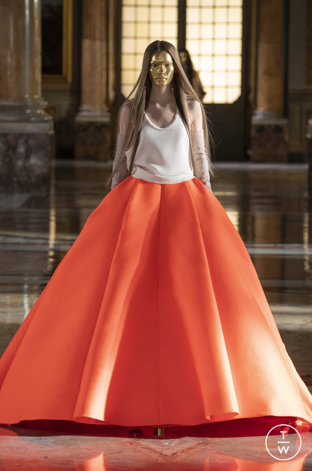 Fashion Week Paris Spring/Summer 2021 look 49 from the Valentino collection couture