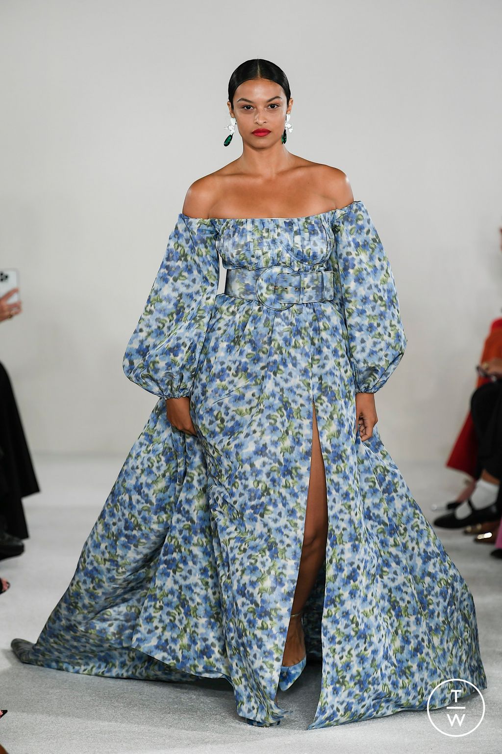 Fashion Week New York Spring/Summer 2023 look 3 from the Carolina Herrera collection womenswear