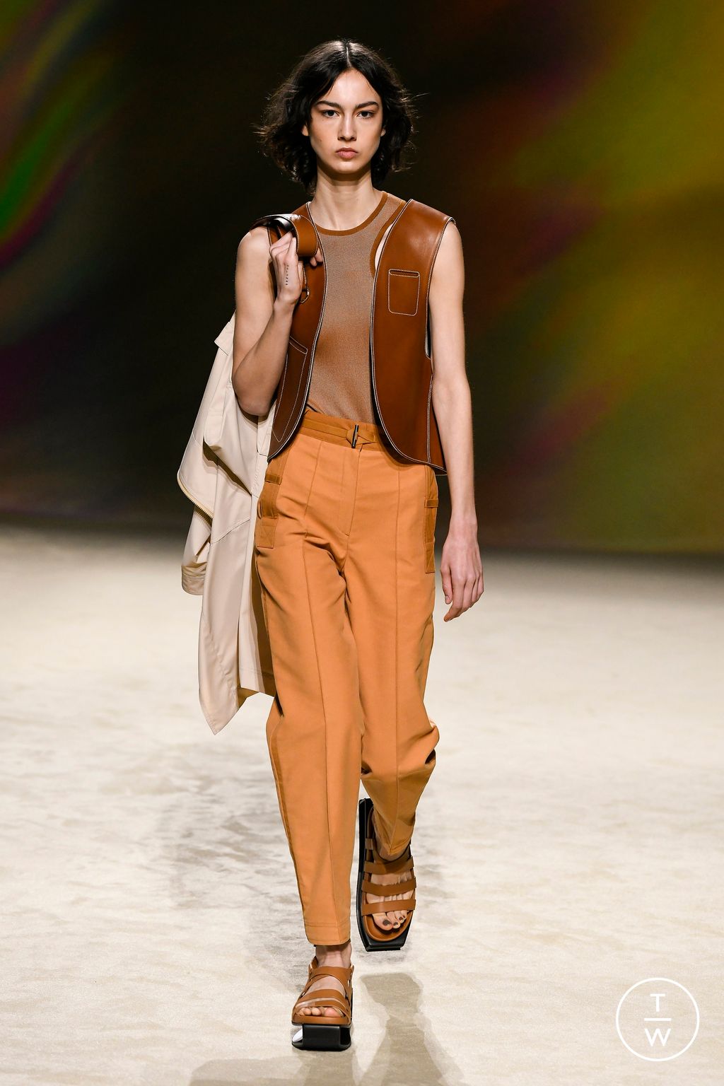 Fashion Week Paris Spring/Summer 2023 look 3 from the Hermès collection 女装