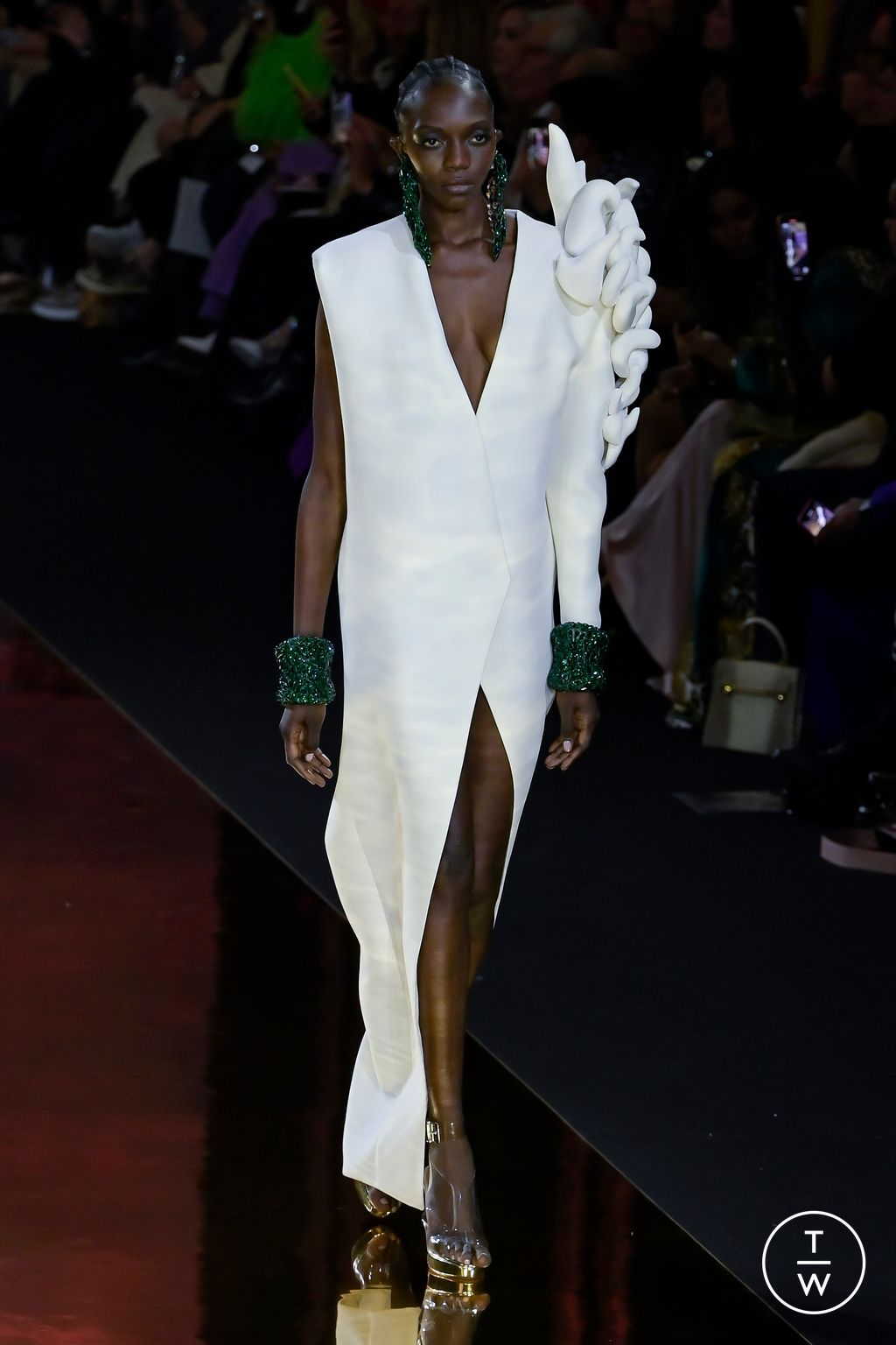Fashion Week Paris Spring/Summer 2023 look 6 from the Stéphane Rolland collection couture