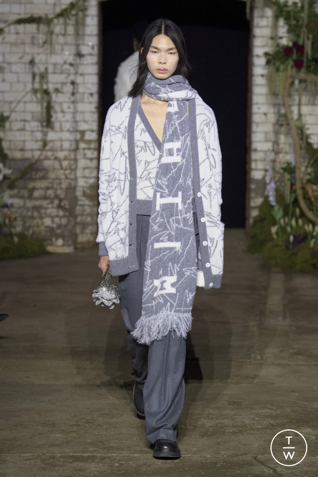 Fashion Week London Fall/Winter 2022 look 5 from the MITHRIDATE collection 女装