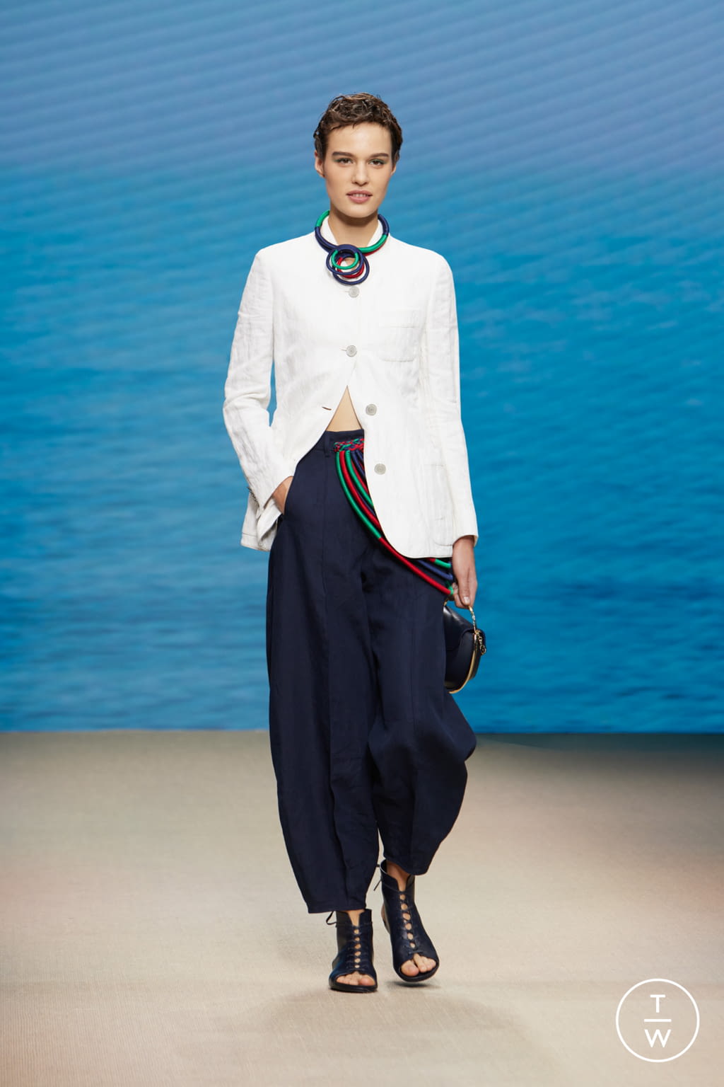 Fashion Week Milan Spring/Summer 2022 look 5 de la collection Giorgio Armani womenswear