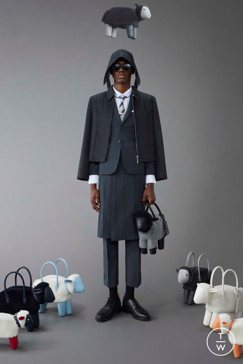 Fashion Week New York Resort 2024 look 5 from the Thom Browne collection 男装