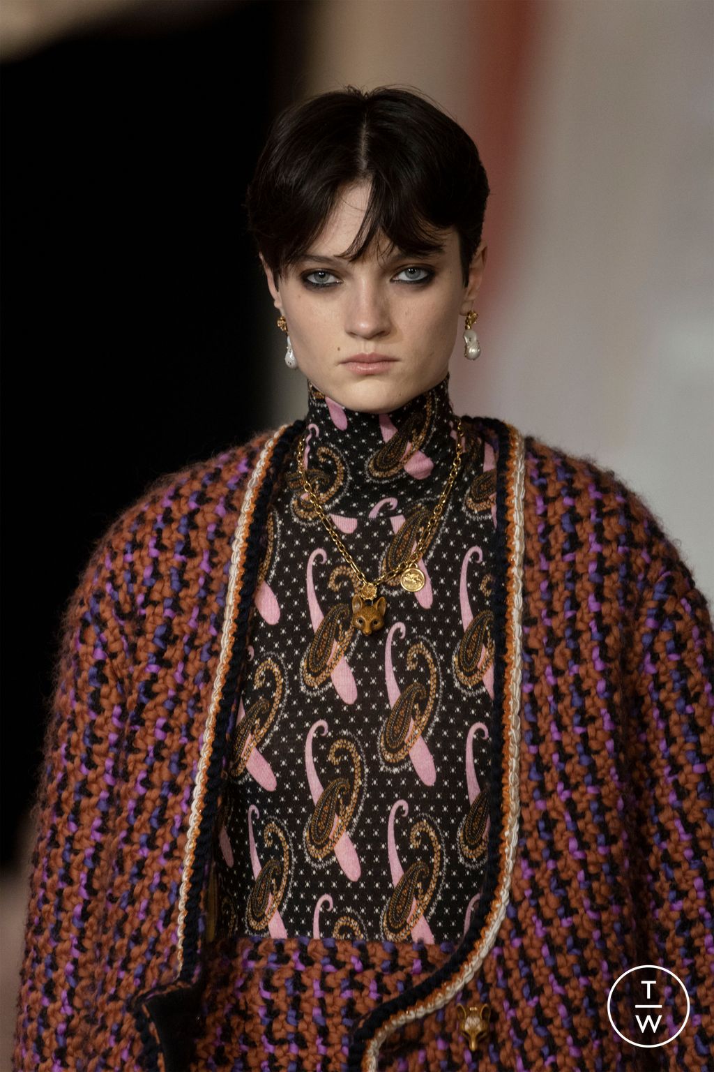 Fashion Week Milan Fall/Winter 2023 look 8 from the Etro collection womenswear accessories