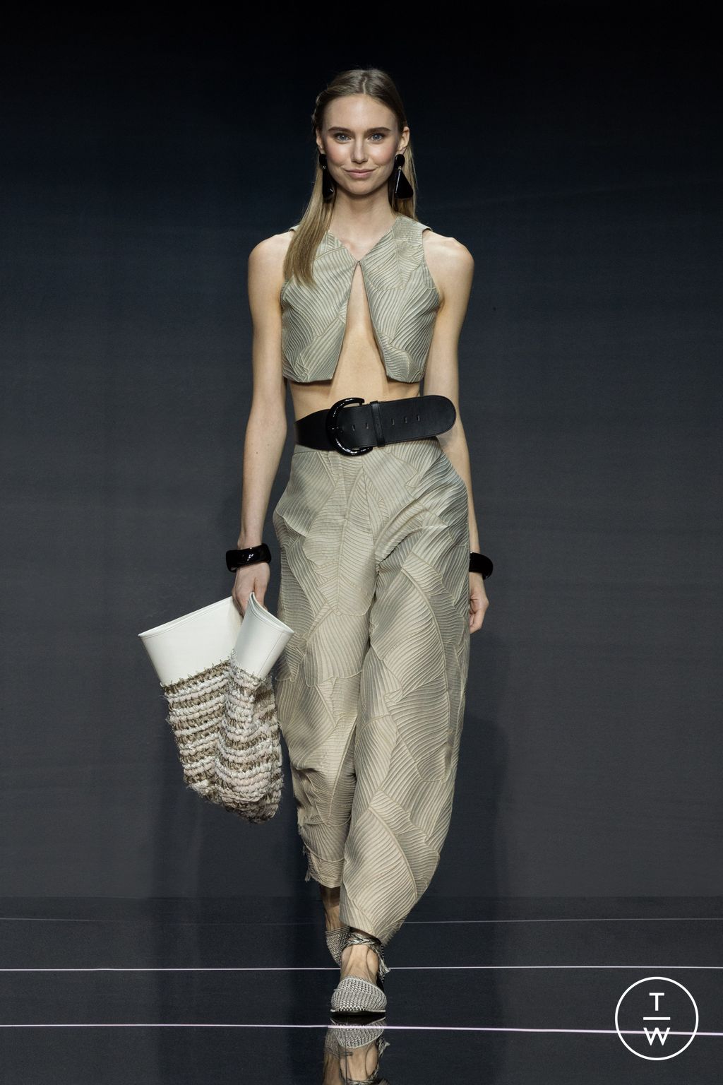 Fashion Week Milan Spring/Summer 2024 look 5 from the Emporio Armani collection womenswear