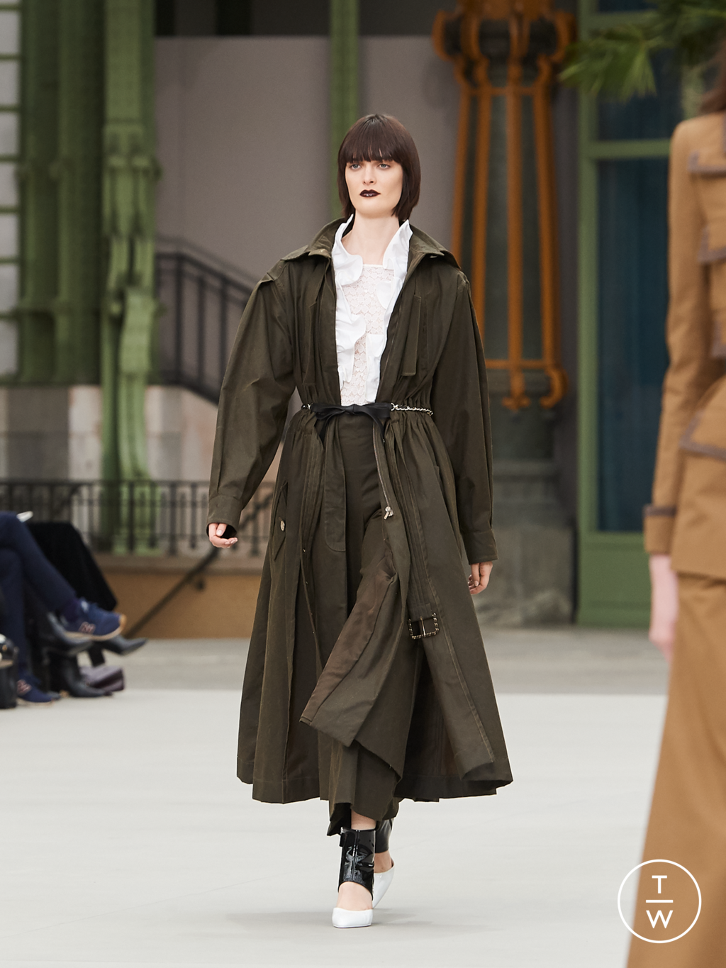 Fashion Week Paris Resort 2020 look 5 from the Chanel collection 女装
