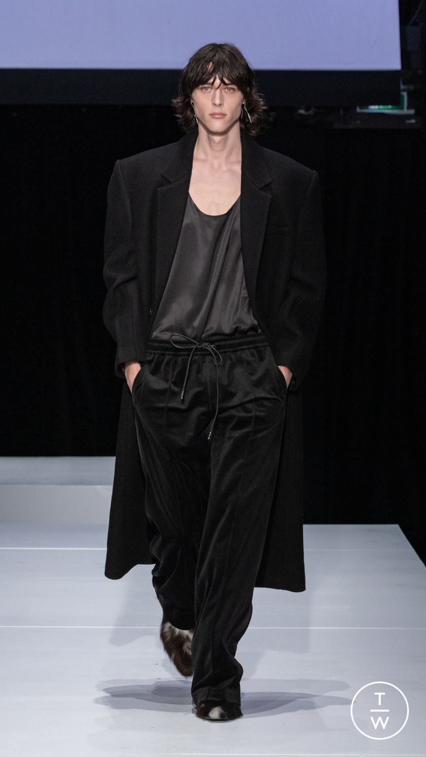 Fashion Week Paris Fall/Winter 2024 look 50 from the System Studios collection menswear
