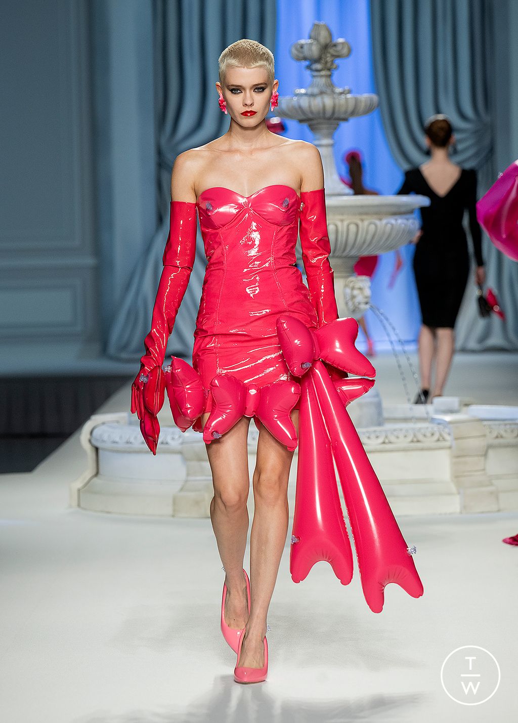 Fashion Week Milan Spring/Summer 2023 look 50 de la collection Moschino womenswear