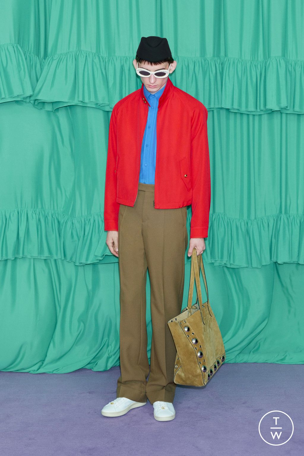 Fashion Week Paris Pre-Fall 2025 look 101 from the Valentino collection womenswear