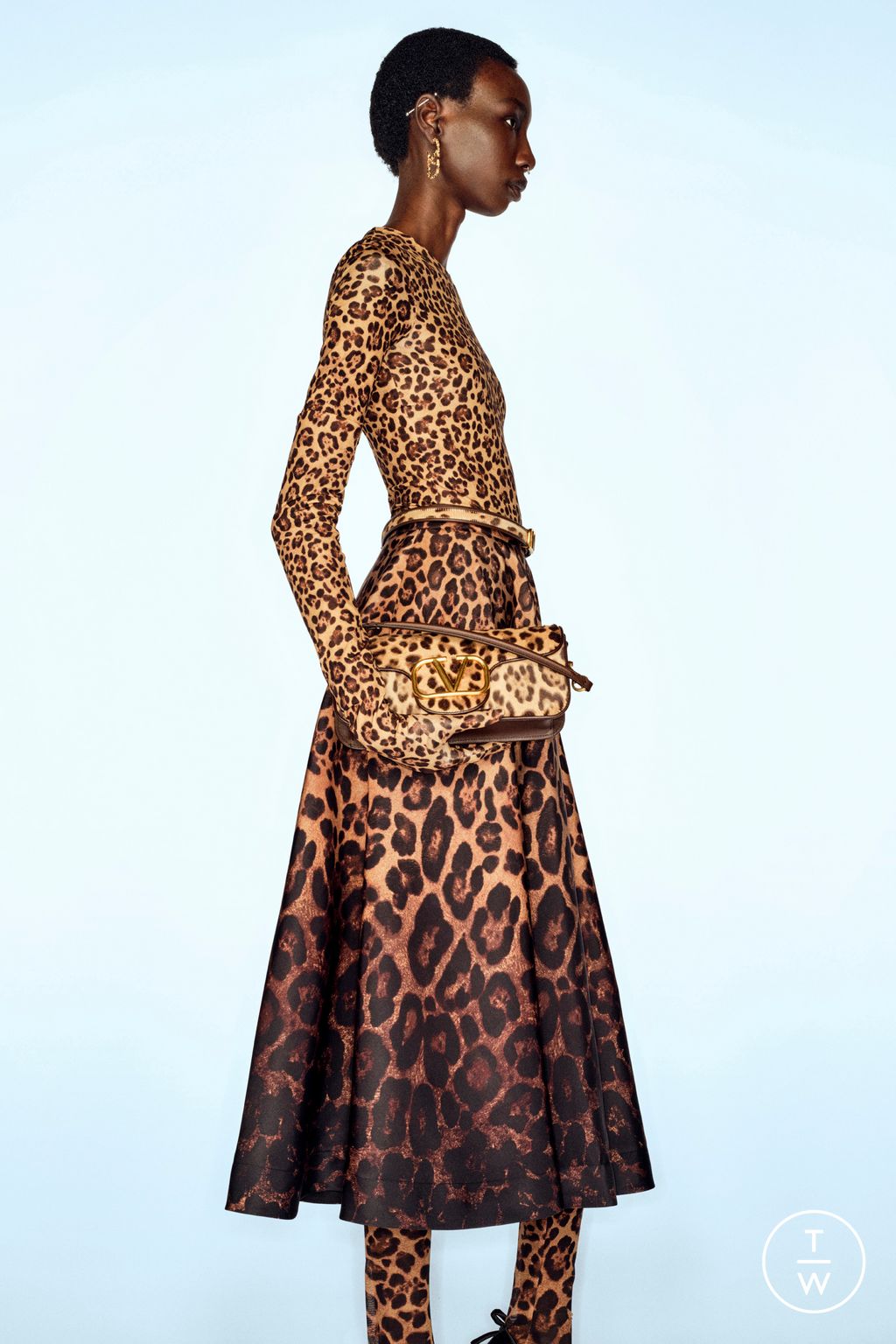 Fashion Week Paris Pre-Fall 2023 look 104 from the Valentino collection womenswear