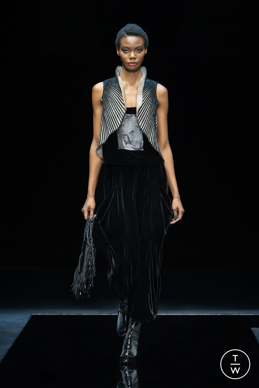 Fashion Week Milan Fall/Winter 2021 look 51 de la collection Giorgio Armani womenswear