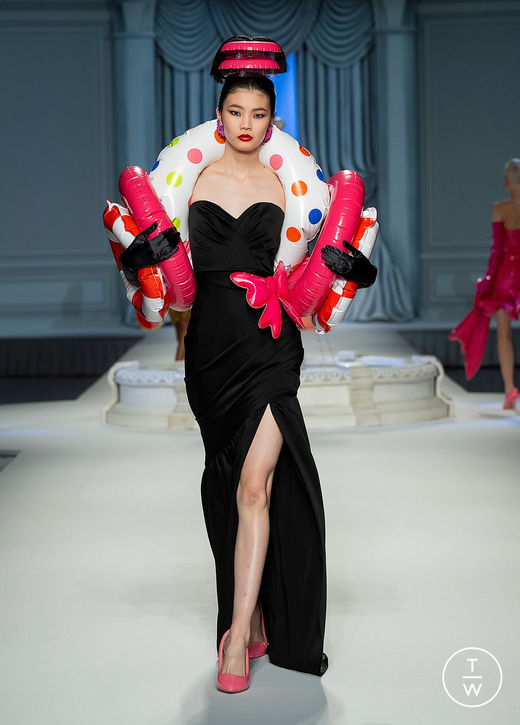 Fashion Week Milan Spring/Summer 2023 look 51 from the Moschino collection womenswear