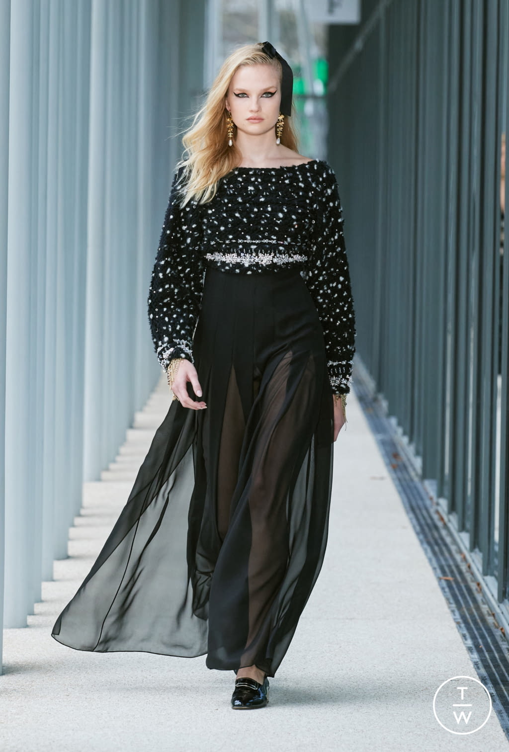 Fashion Week Paris Pre-Fall 2022 look 51 from the Chanel collection womenswear