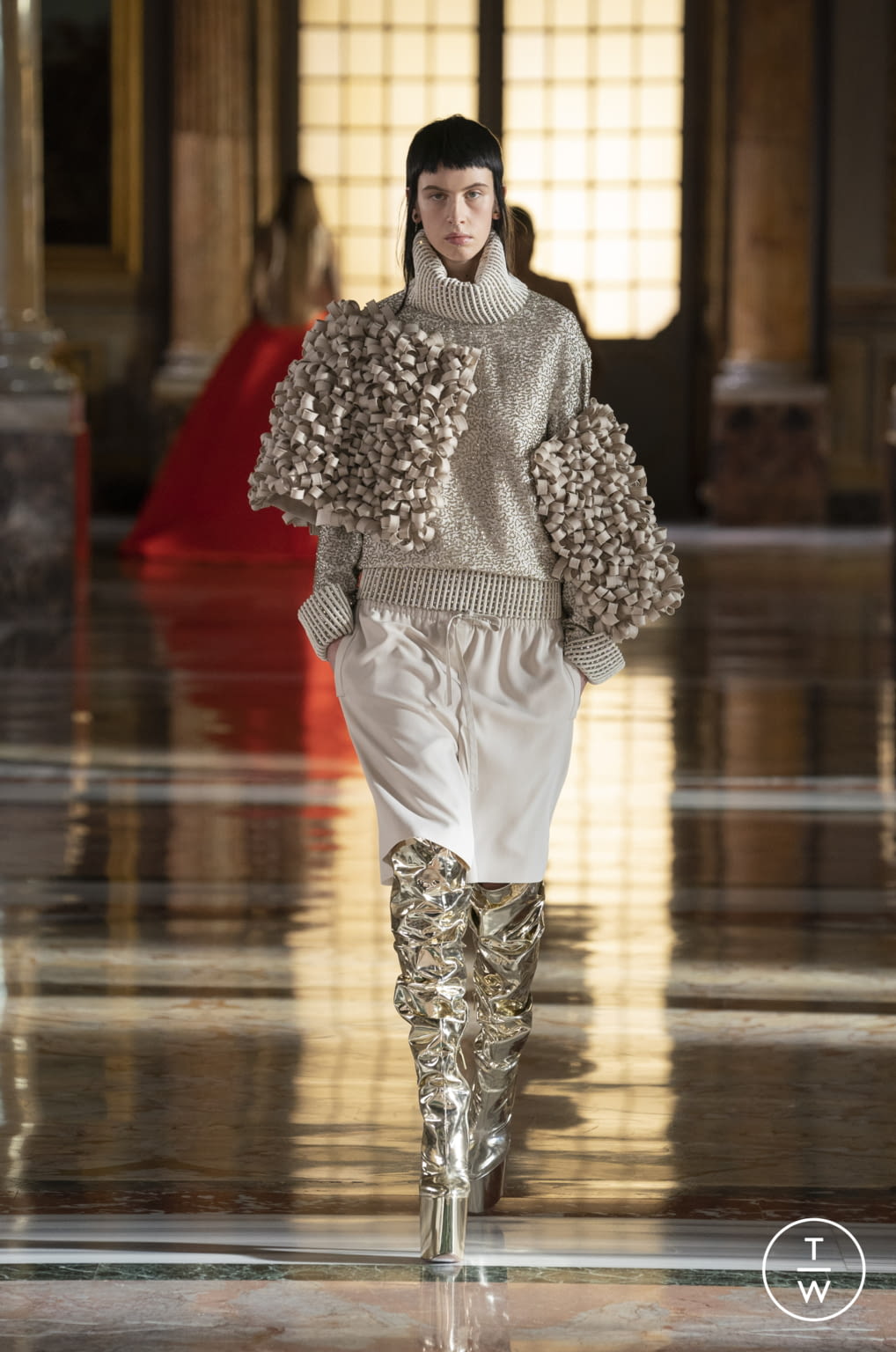 Fashion Week Paris Spring/Summer 2021 look 51 from the Valentino collection 高级定制