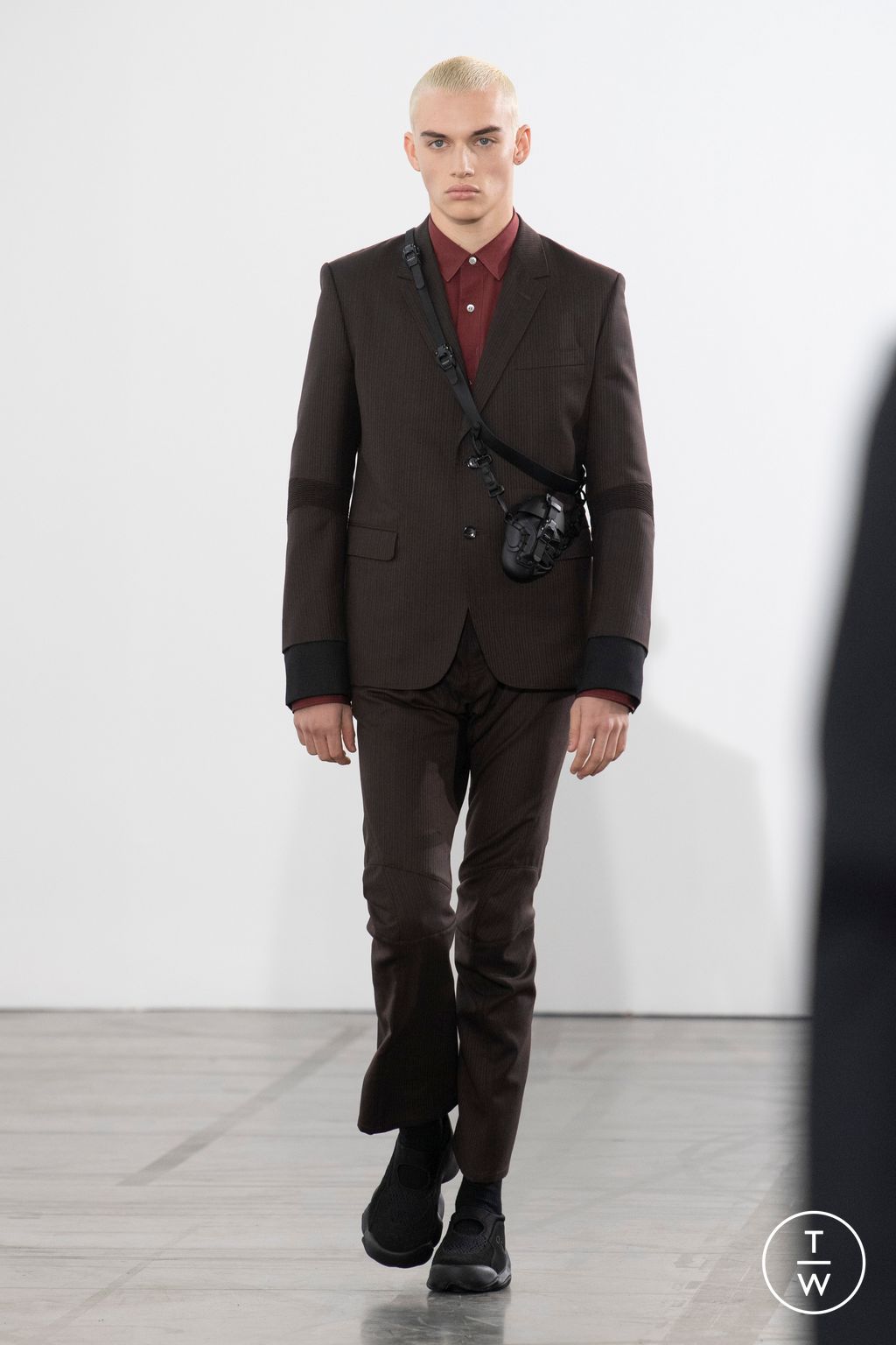 Fashion Week Paris Fall/Winter 2023 look 2 de la collection Junya Watanabe Man menswear
