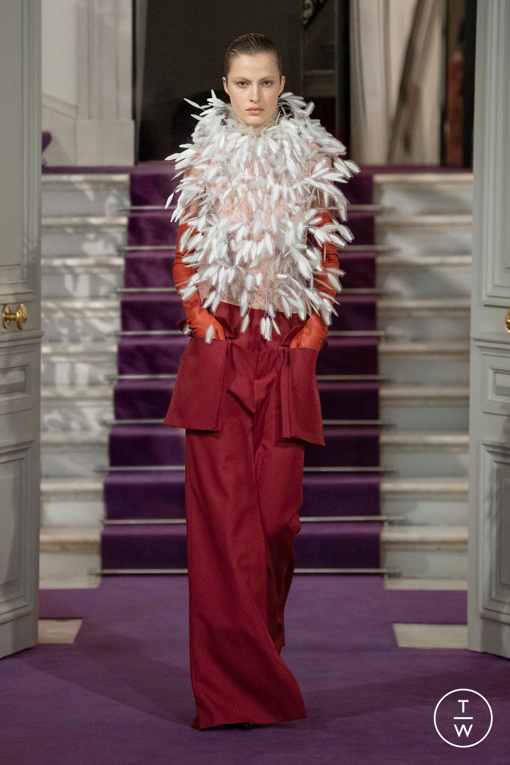 Fashion Week Paris Spring/Summer 2024 look 51 from the Valentino collection 高级定制