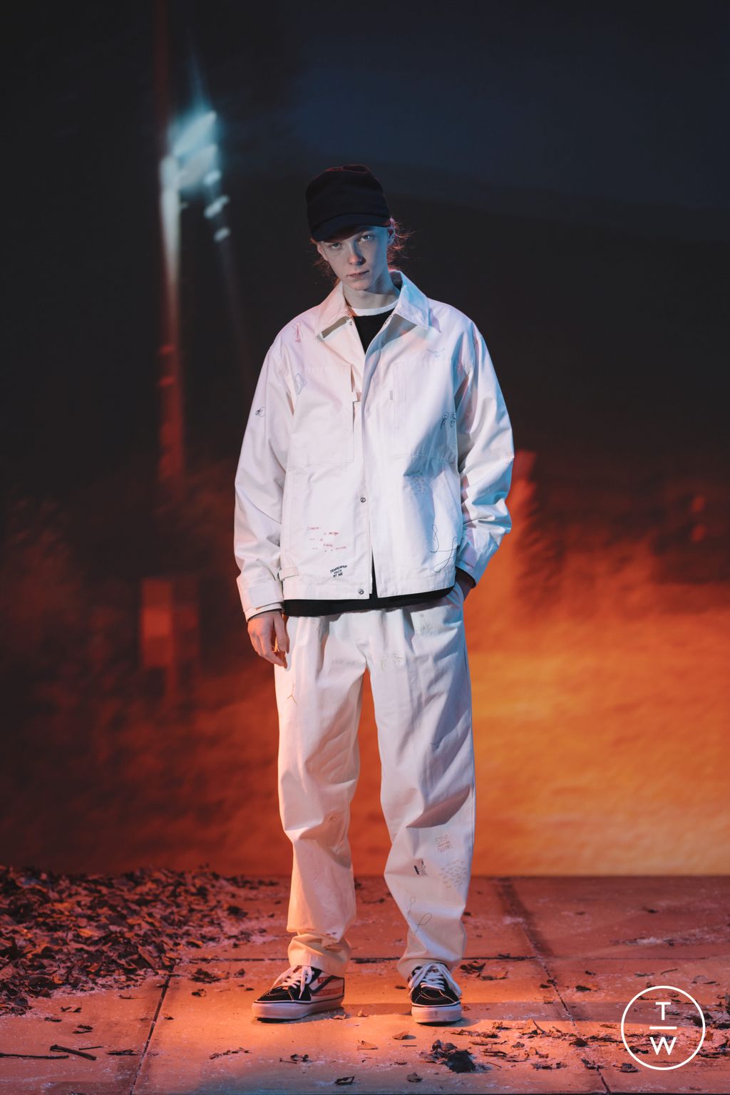 Fashion Week Paris Fall/Winter 2024 look 52 from the Undercover collection 男装