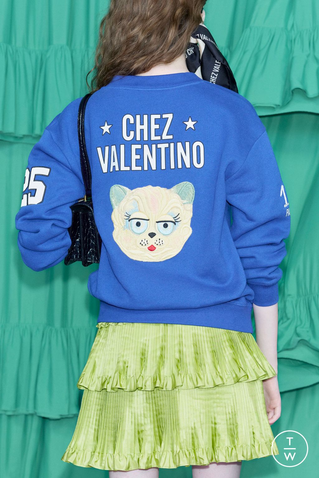 Fashion Week Paris Pre-Fall 2025 look 106 from the Valentino collection womenswear