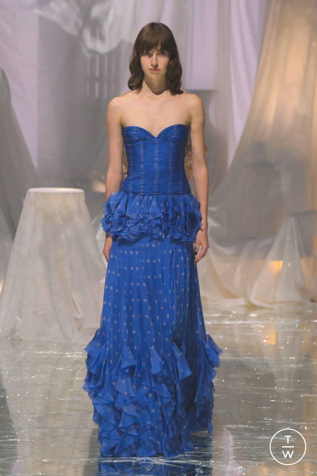 Fashion Week Paris Spring/Summer 2025 look 53 from the Valentino collection womenswear