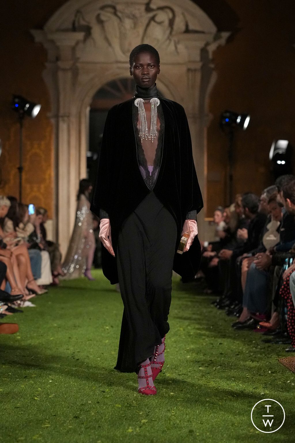 Fashion Week Paris Fall/Winter 2026 look 53 from the Valentino collection womenswear