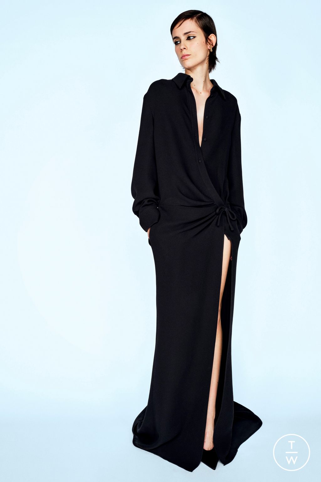 Fashion Week Paris Pre-Fall 2023 look 111 from the Valentino collection womenswear