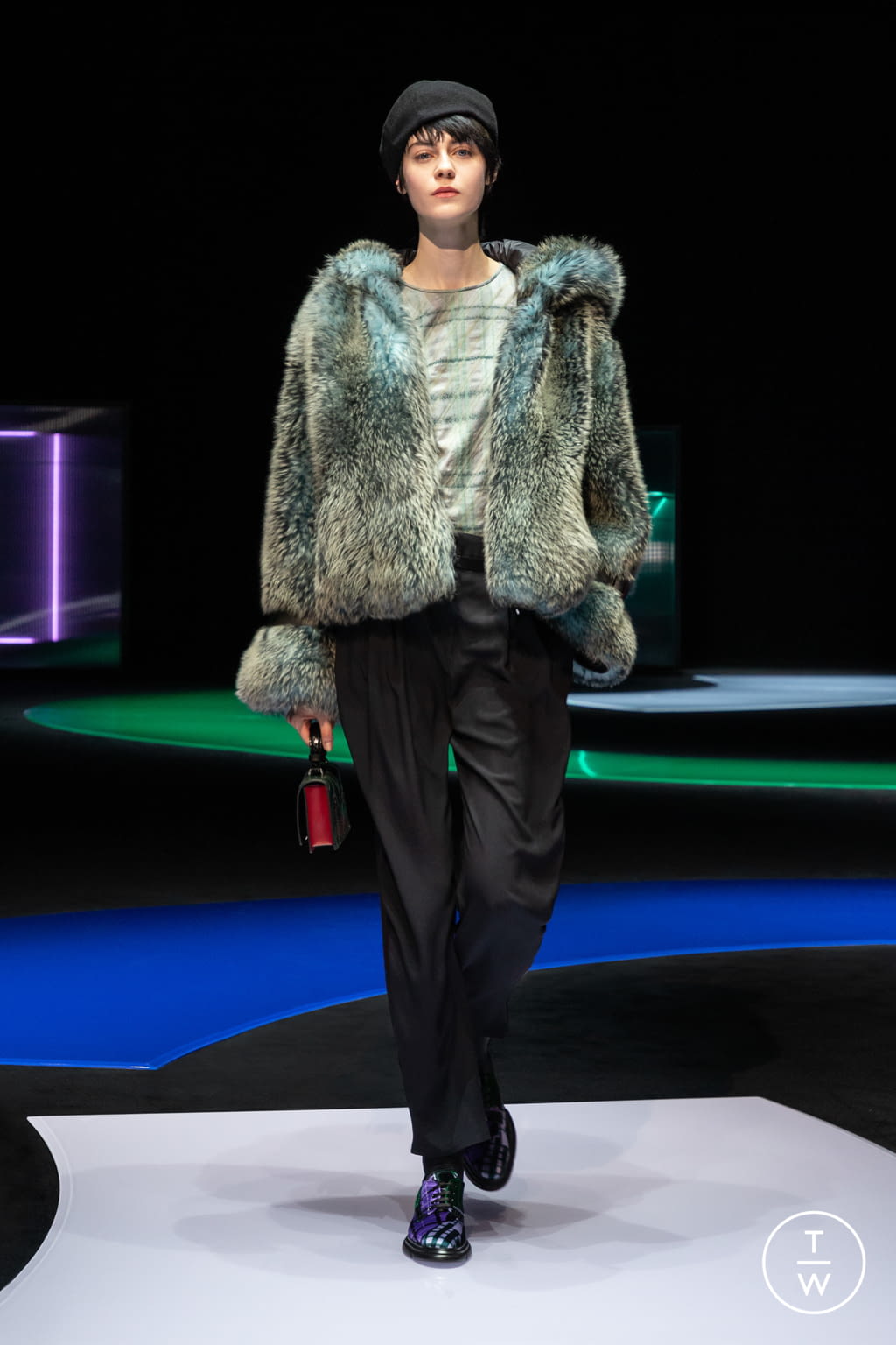Fashion Week Milan Fall/Winter 2021 look 54 de la collection Emporio Armani womenswear