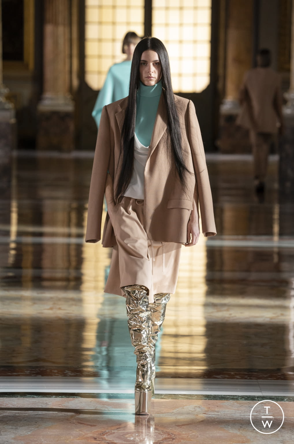 Fashion Week Paris Spring/Summer 2021 look 54 from the Valentino collection couture