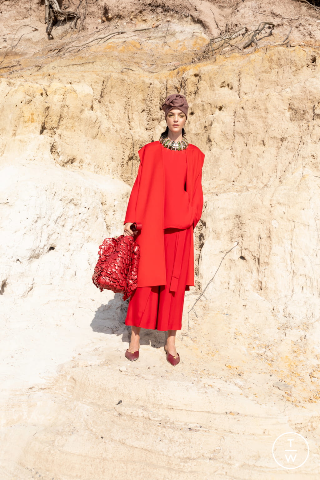 Fashion Week Paris Resort 2021 look 54 from the Valentino collection 女装