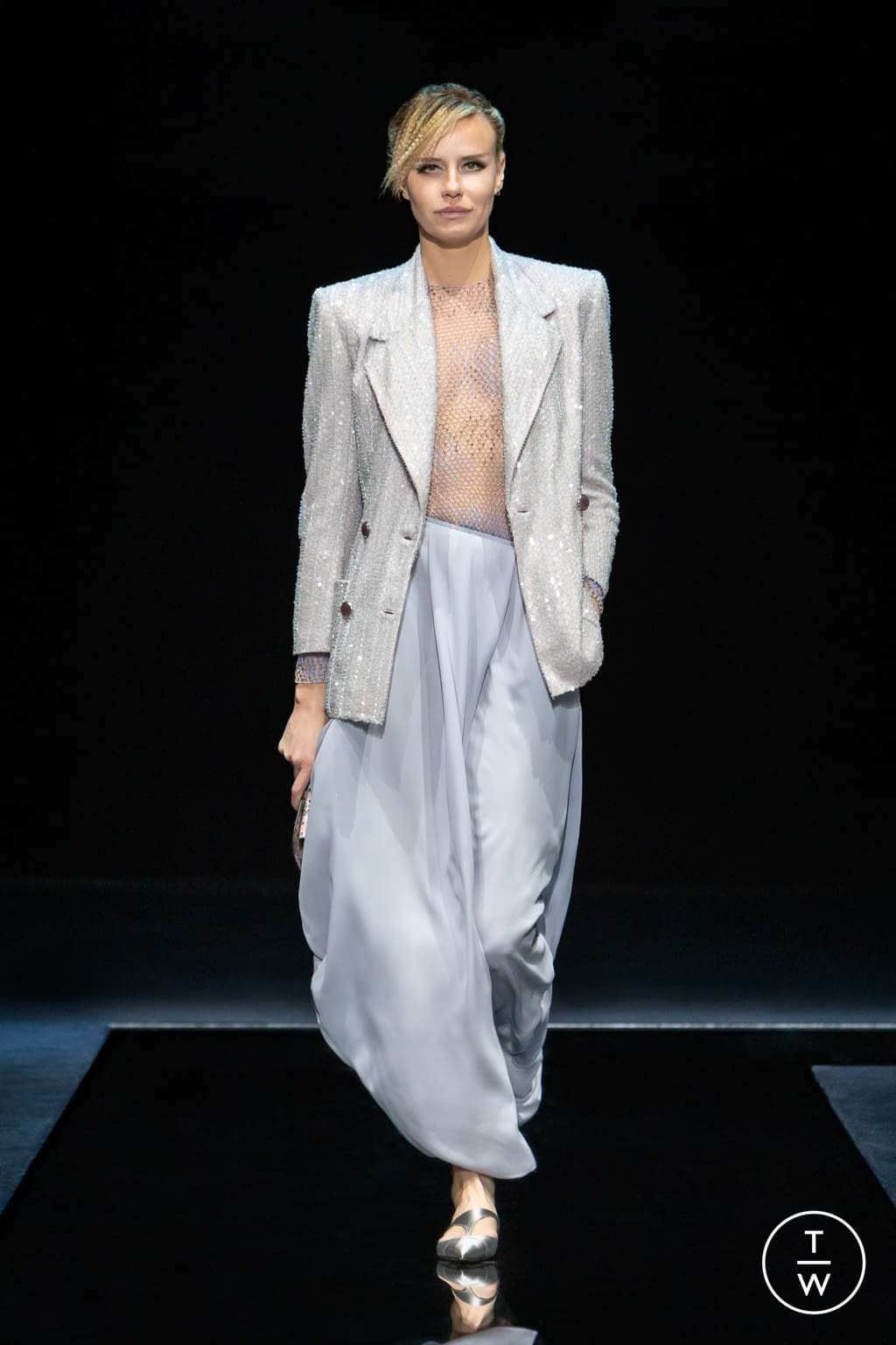 Fashion Week Milan Fall/Winter 2021 look 55 from the Giorgio Armani collection 女装