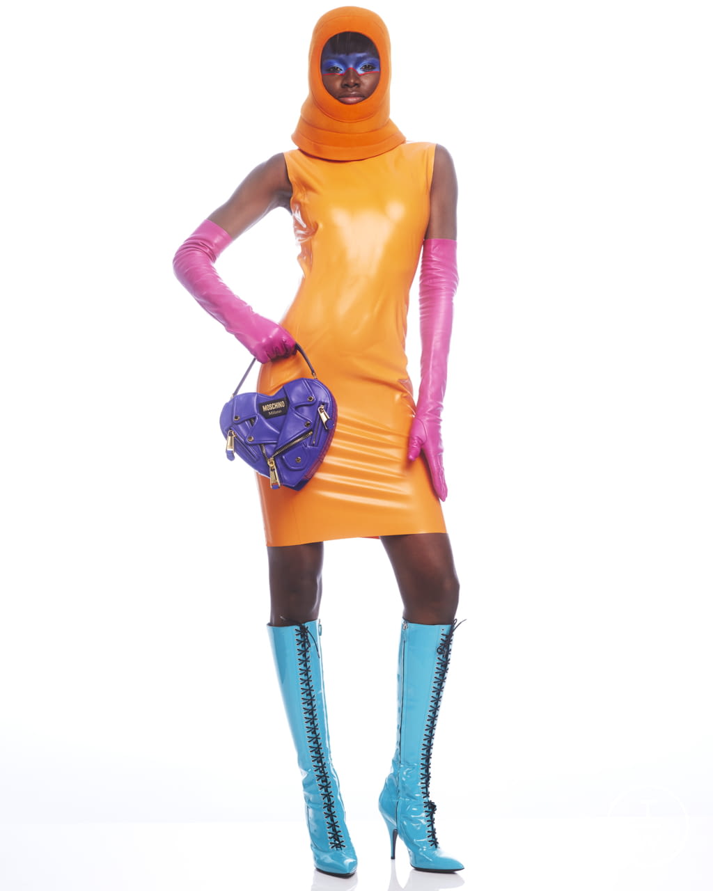 Fashion Week New York Pre-Fall 2022 look 55 from the Moschino collection 女装