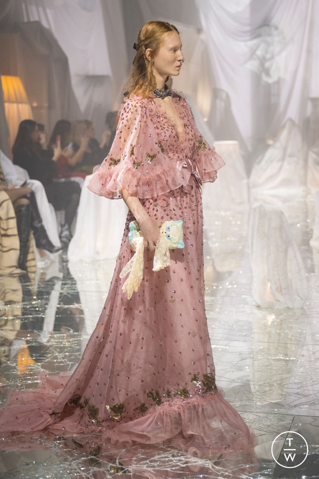 Fashion Week Paris Spring-Summer 2025 look 55 from the Valentino collection womenswear