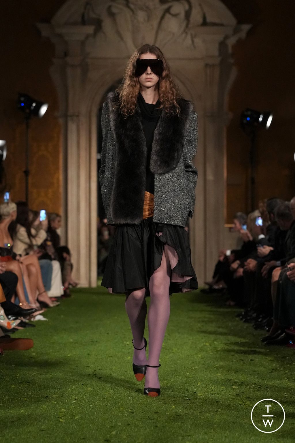 Fashion Week Paris Fall/Winter 2026 look 55 from the Valentino collection womenswear