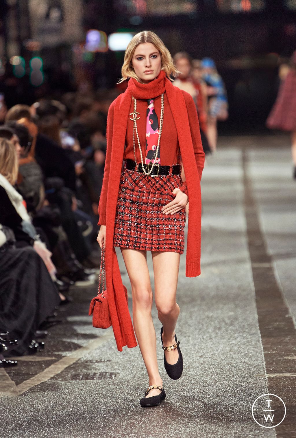 Fashion Week Paris Pre-Fall 2024 look 56 from the Chanel collection 女装
