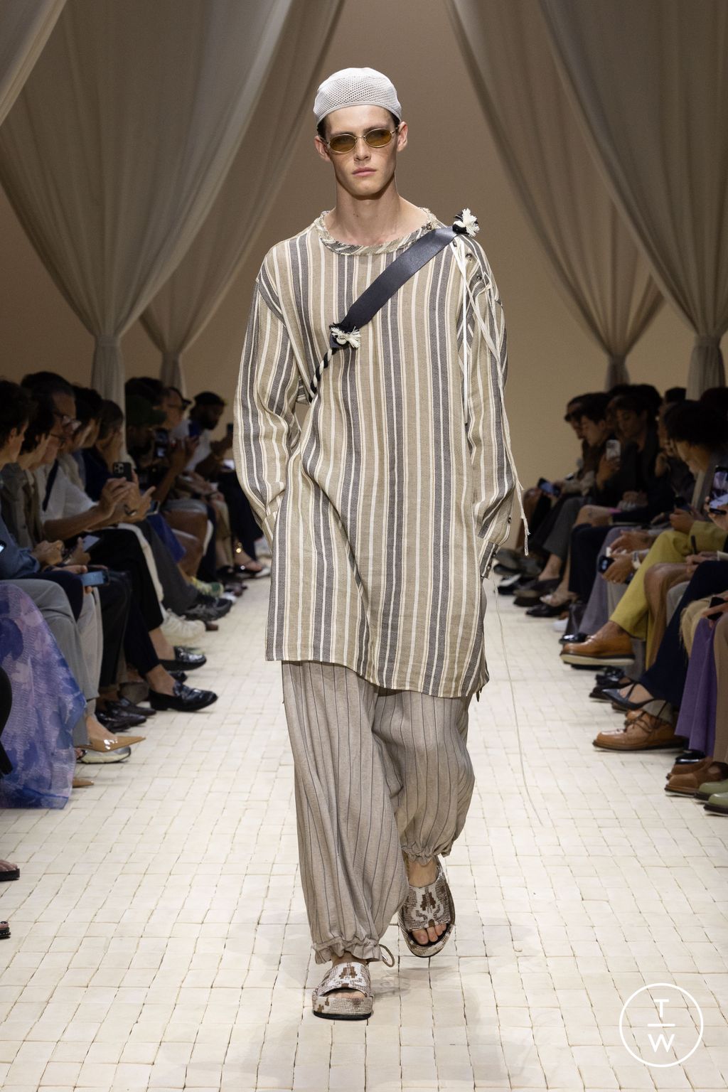 Fashion Week Milan Spring/Summer 2026 look 56 from the Emporio Armani collection 男装