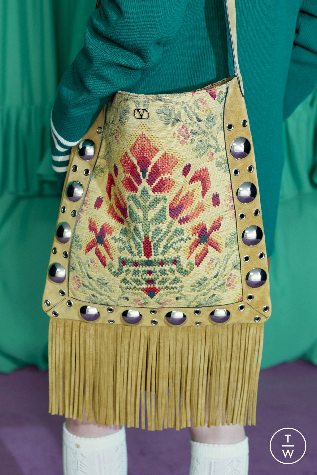 Fashion Week Paris Pre-Fall 2025 look 113 from the Valentino collection womenswear