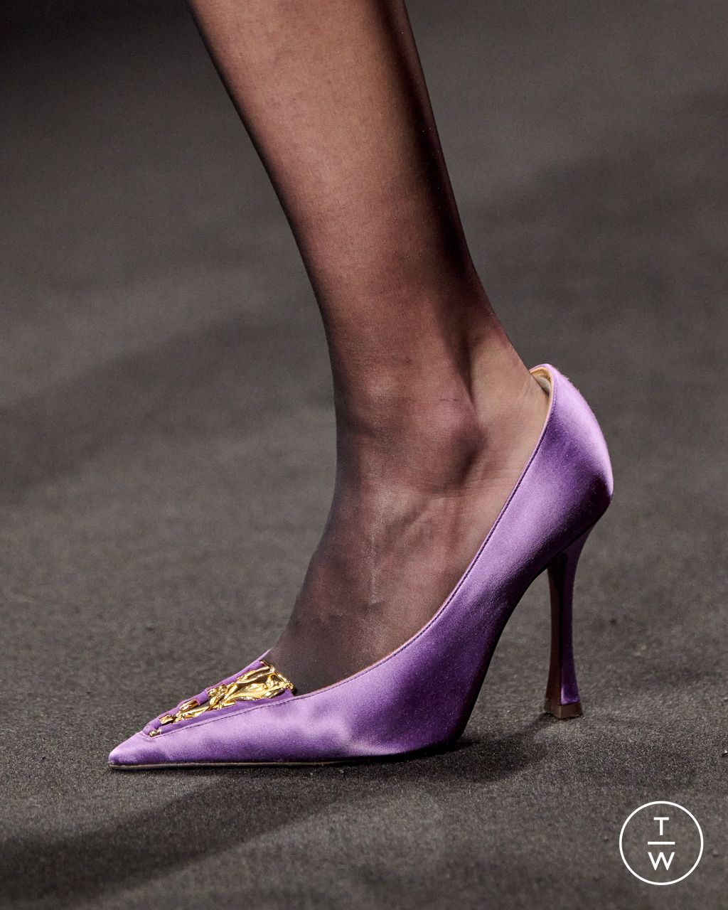 Fashion Week Milan Fall/Winter 2025 look 29 from the Roberto Cavalli collection womenswear accessories