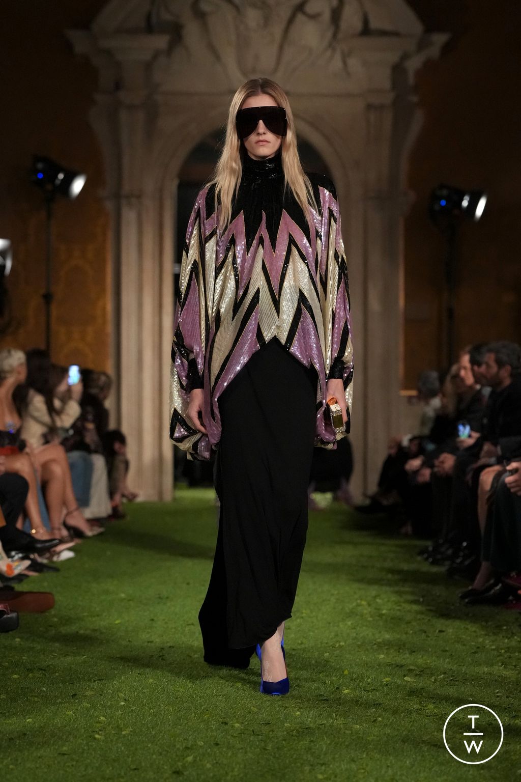 Fashion Week Paris Fall/Winter 2026 look 56 from the Valentino collection 女装