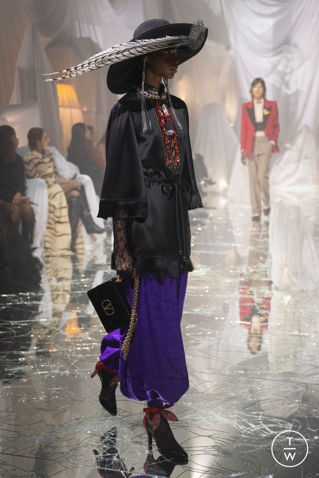 Fashion Week Paris Spring/Summer 2025 look 58 from the Valentino collection womenswear