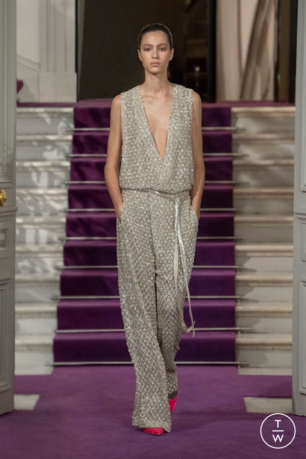 Fashion Week Paris Spring/Summer 2024 look 58 from the Valentino collection 高级定制