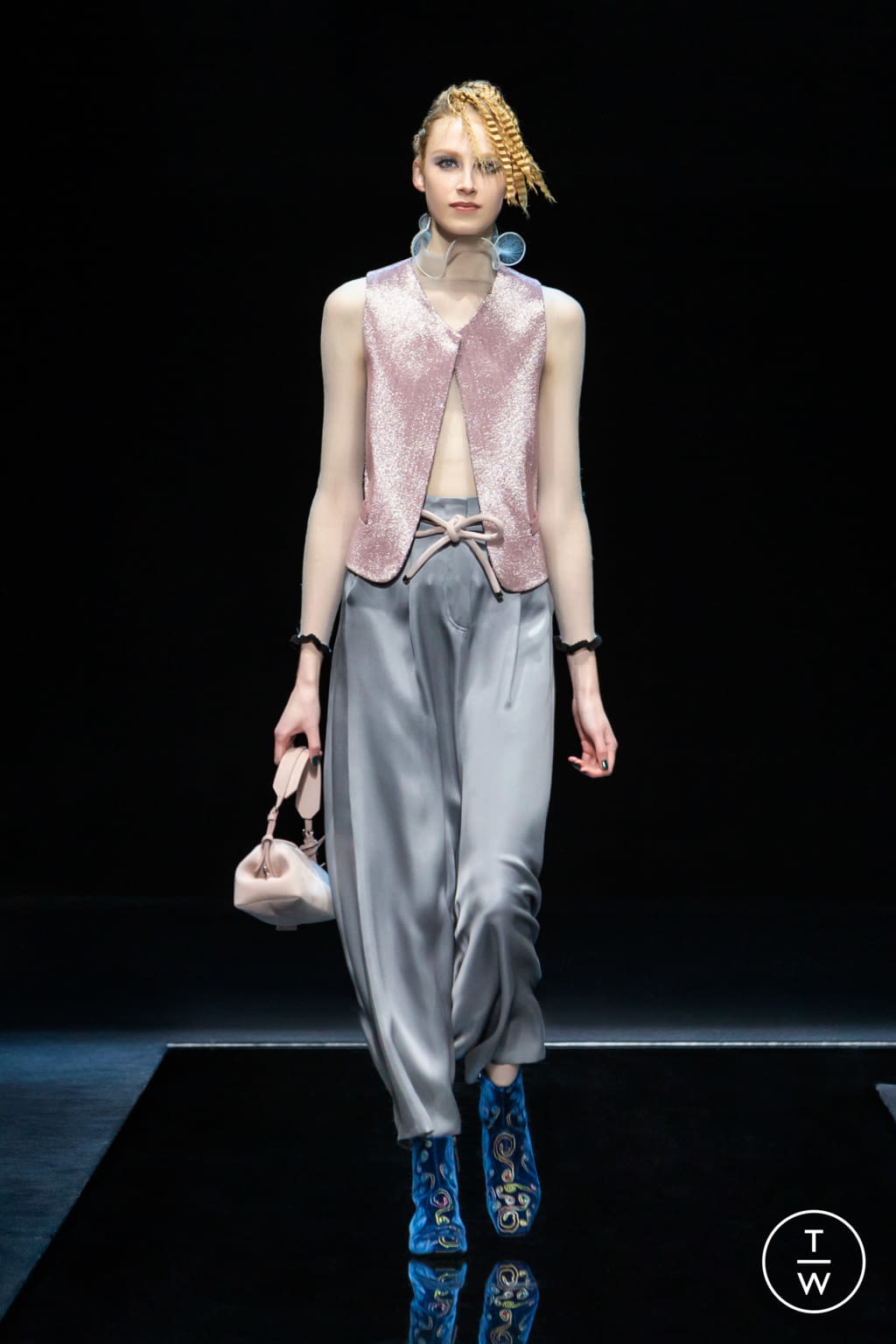 Fashion Week Milan Fall/Winter 2021 look 59 de la collection Giorgio Armani womenswear