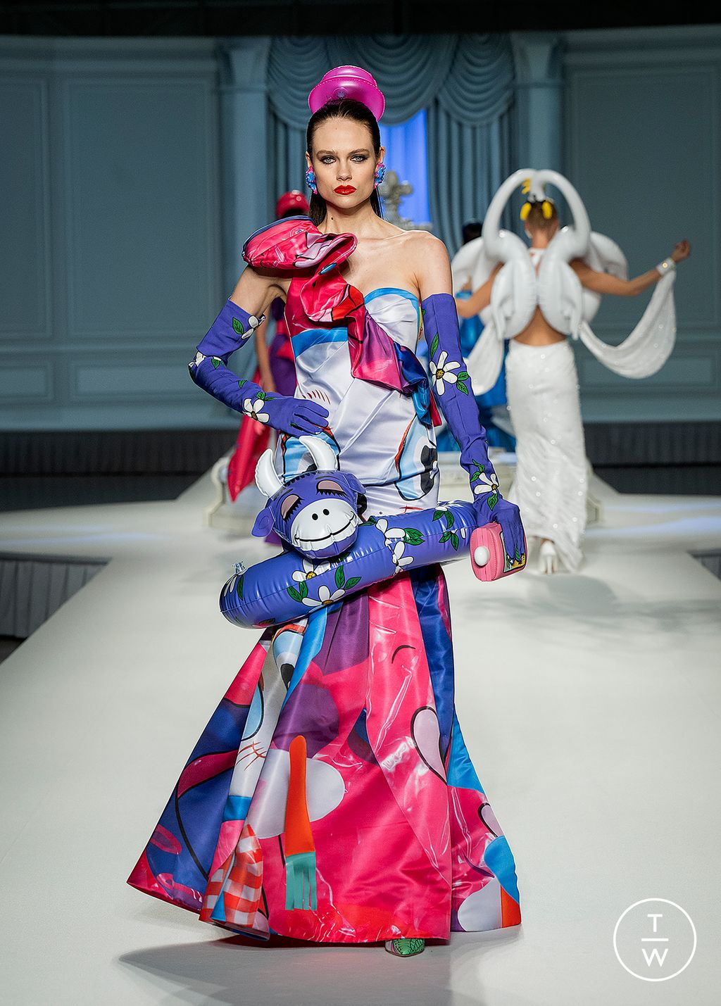 Fashion Week Milan Spring/Summer 2023 look 59 from the Moschino collection 女装