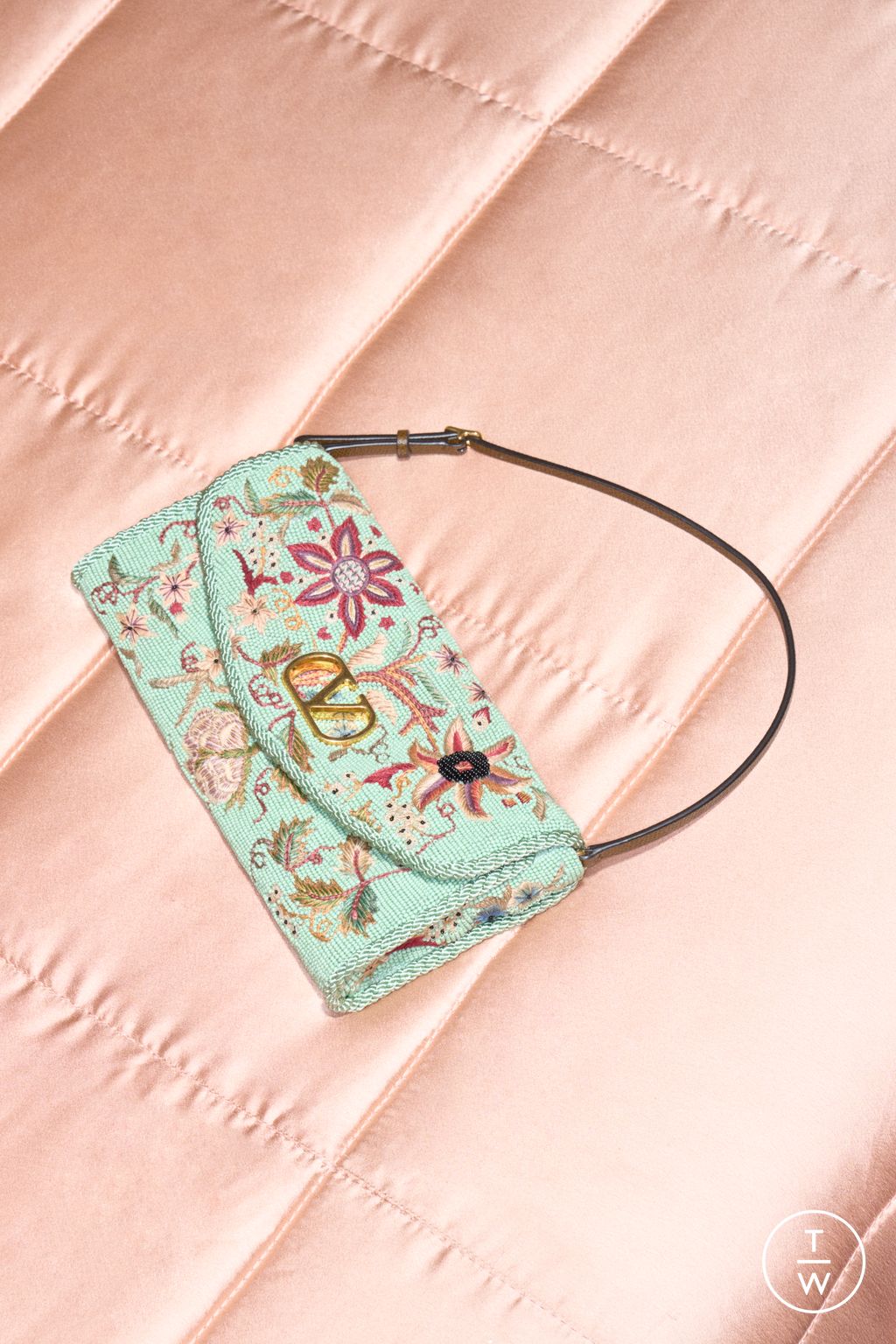 Fashion Week Paris Resort 2026 look 41 from the Valentino collection womenswear accessories