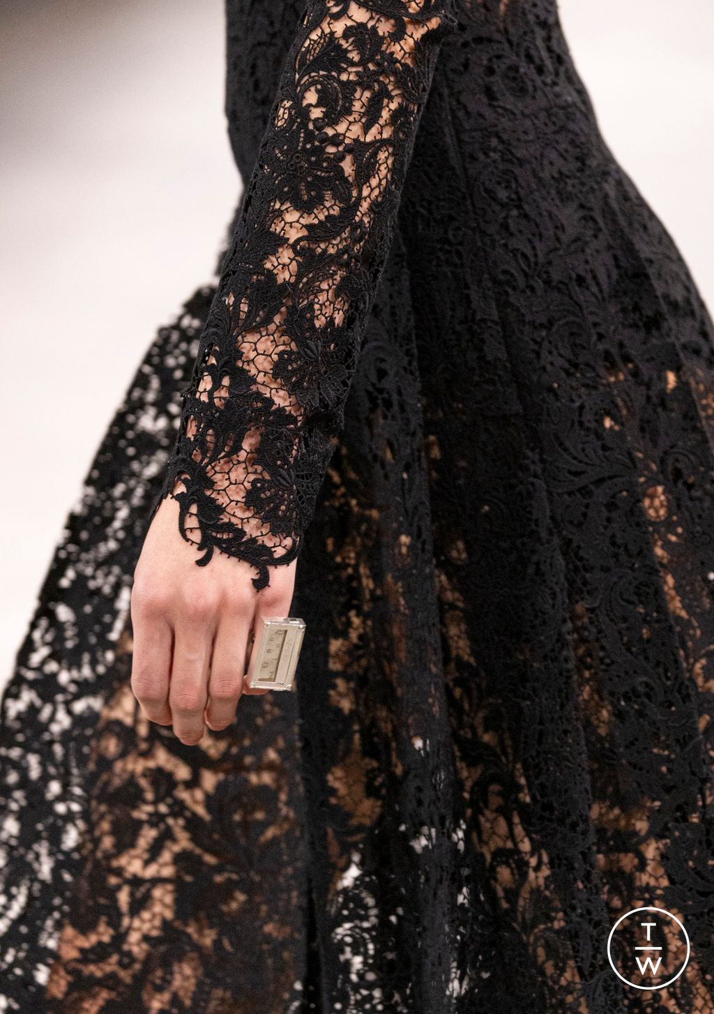 Fashion Week Milan Fall/Winter 2026 look 5 de la collection Fendi womenswear accessories