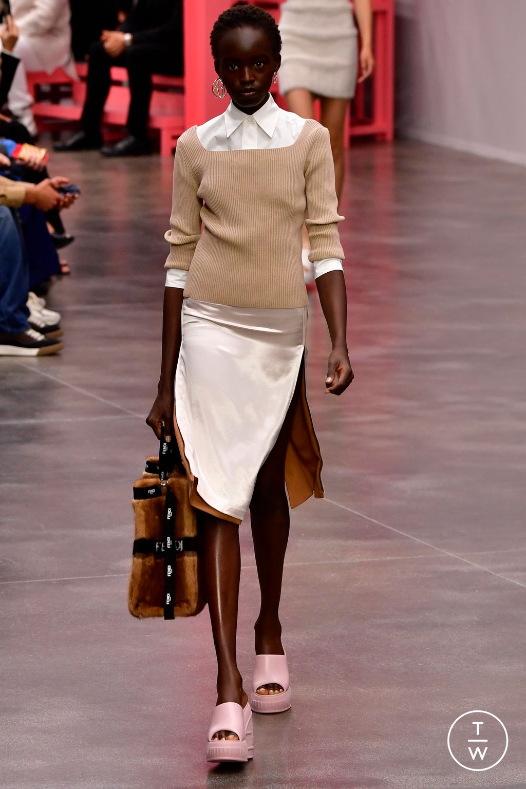 Fashion Week Milan Spring/Summer 2023 look 21 from the Fendi collection womenswear
