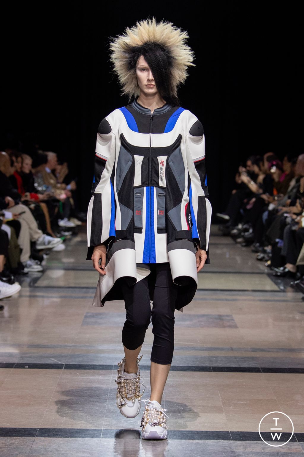 Fashion Week Paris Spring/Summer 2023 look 40 from the Junya Watanabe collection womenswear
