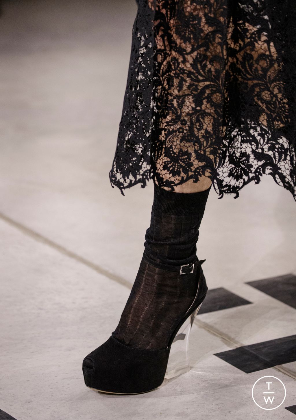 Fashion Week Milan Fall/Winter 2026 look 6 de la collection Fendi womenswear accessories